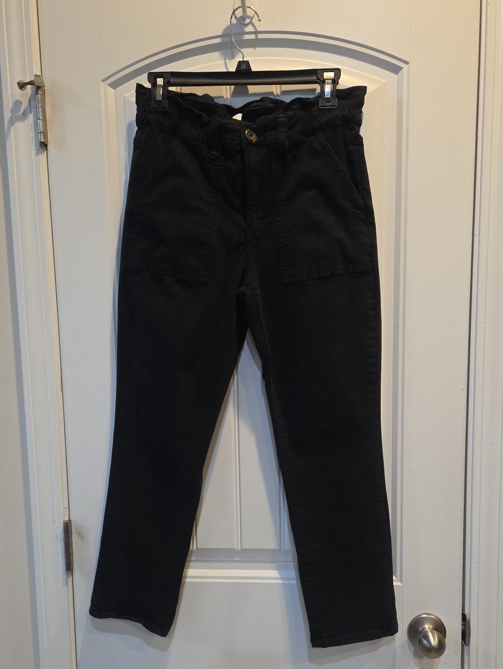 BKE Women’s Straight Leg Cropped Pants in Black
